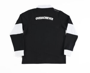 A black and white long sleeve shirt with the word overachiever on it.